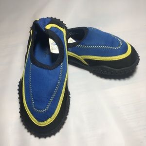 WATER SOCK Water Shoes Boys Size 7.5